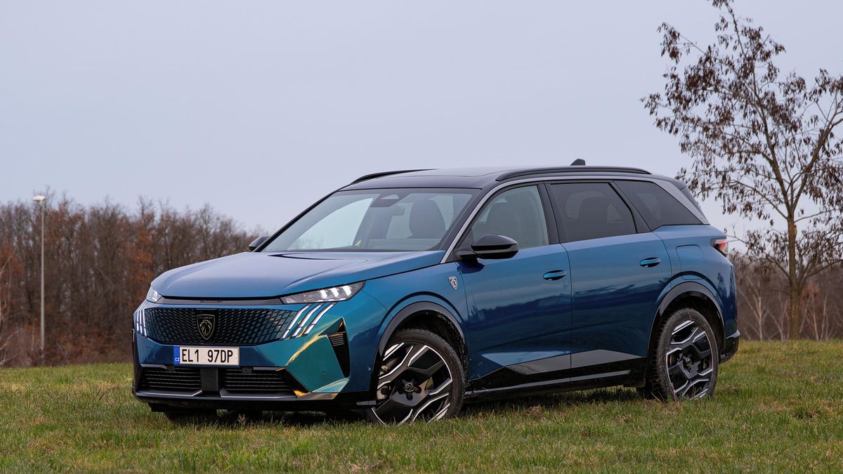 Nemáte na Kodiaq? Peugeot pro vás má dostupnější a velmi sexy řešení. Ale s kompromisy